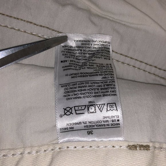 🔴SOLD🔴 Old Navy Mens Khaki Cargo Shorts - Picture 4 of 5